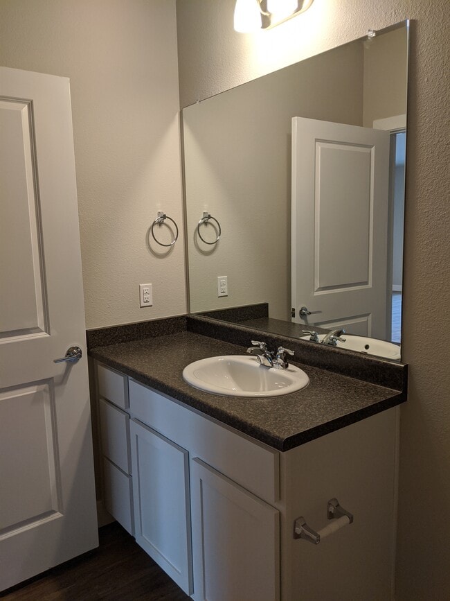 Private bath for 2nd bedroom - 14341 E Tennessee Ave Unit 204