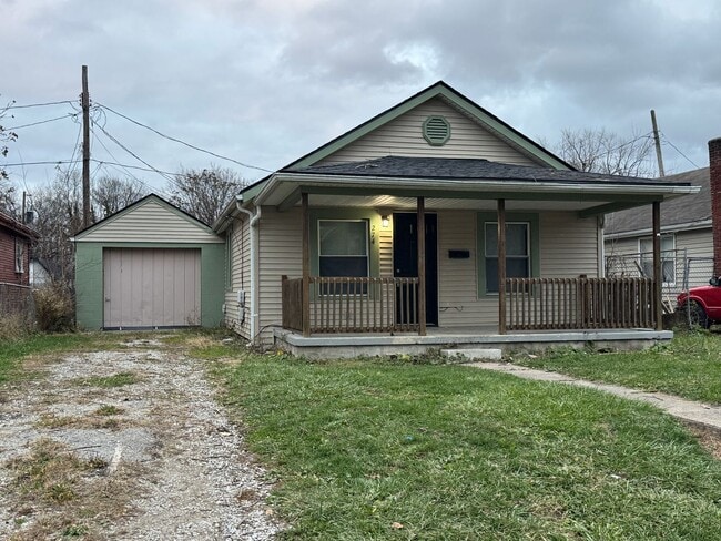 Photo - 274 Wrexham Ave