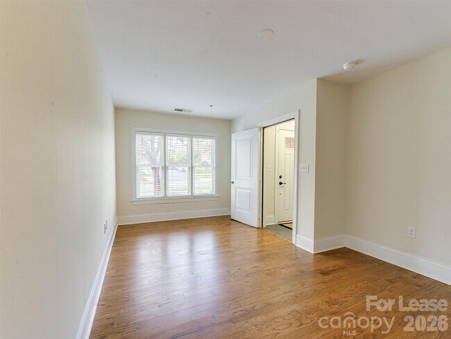 Photo - 100 N Laurel Ave Unit 103