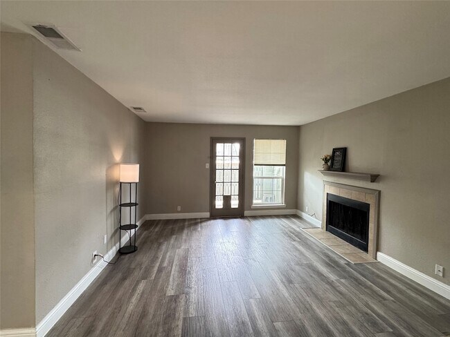 Photo - 5981 Arapaho Rd Unit 303