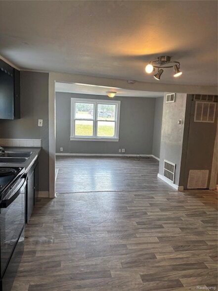 Photo - 4072 S Center Rd