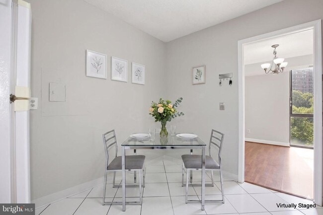 Photo - 2300 Pimmit Dr Unit 7-713