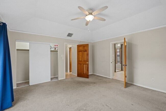Photo - 815 Millpond Dr