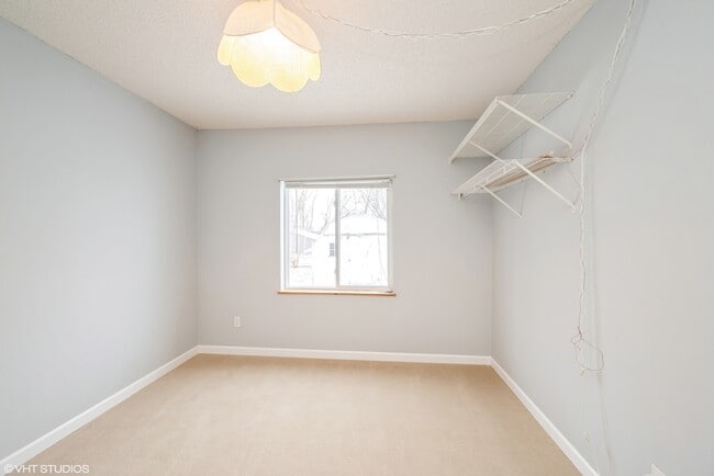 Photo - 3740 Kencrest Dr NE