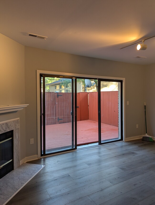 Patio with privacy fence - 3145 Hawthorne Dr NE Townhome