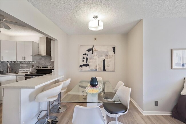 Photo - 313 Knotty Pine Cir Unidad A-2