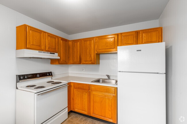 1BR, 1BA - 651SF - Kitchen