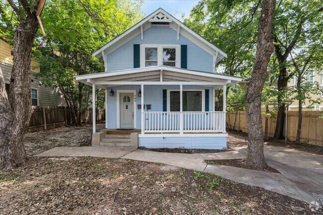 Building Photo - 704 Franklin Blvd Rental