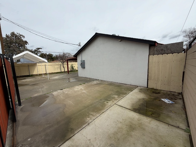 Photo - 1709 Margaret Way