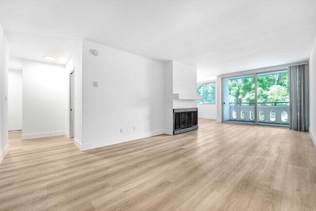 Photo - 801 2nd Street