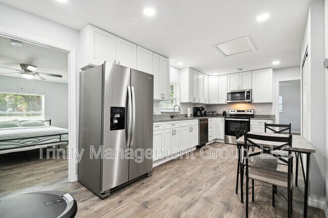 Photo - 1051 Dogwood Dr