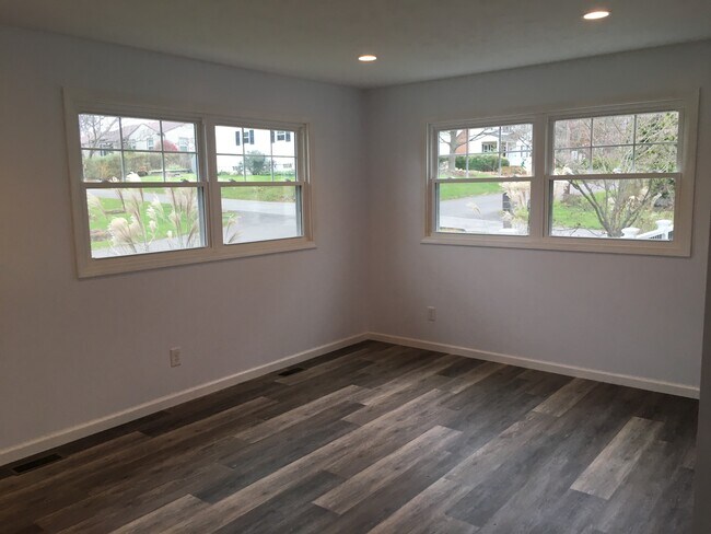 Photo - 203 Rockridge Rd