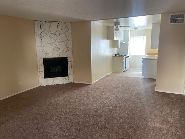 Photo - 15037 Victory Blvd Unit 105