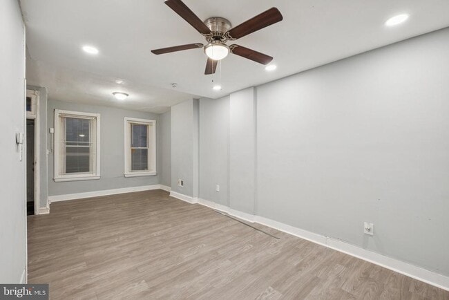 Building Photo - 1316 W Clementine St