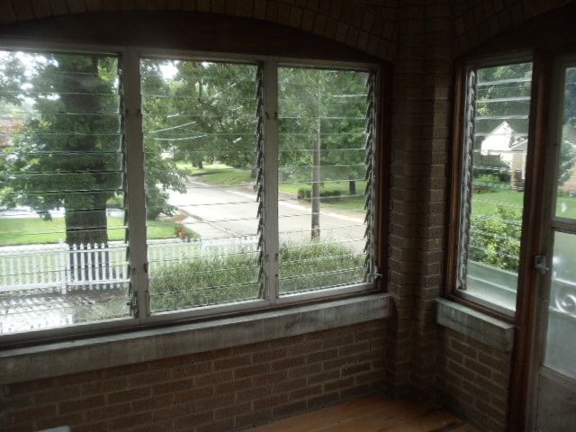 BACK PORCH - 832 Paris Ave