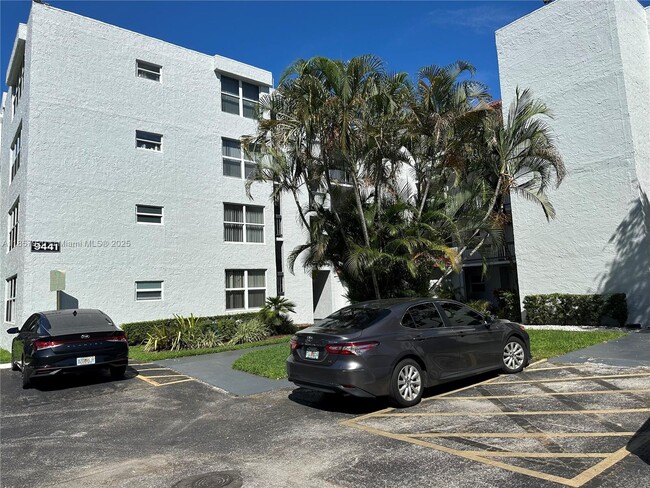 Building Photo - 9441 Evergreen Pl Unit 203 Rental