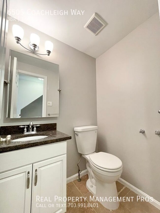 Photo - 6505 Coachleigh Way