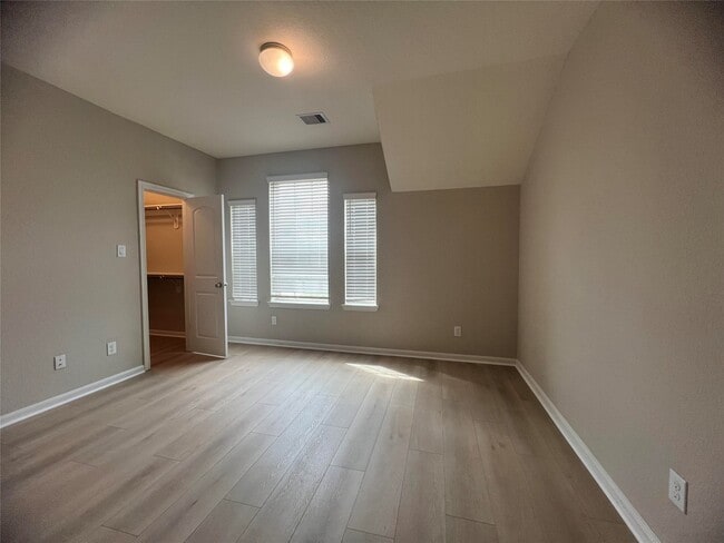 Photo - 2554 Granberry Pt