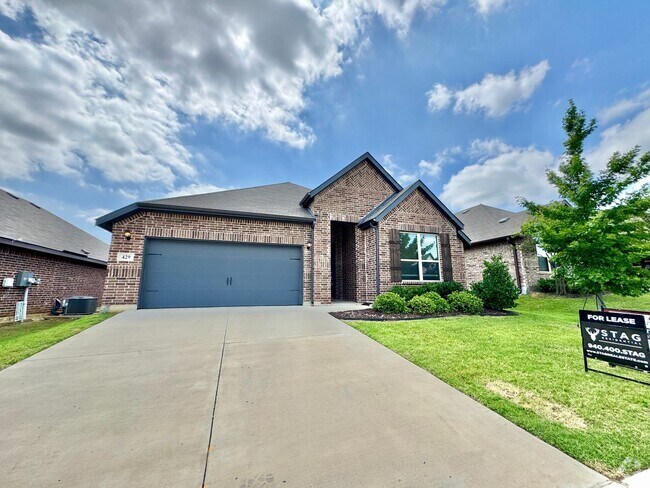 Building Photo - Argyle ISD! 3 Bed 2 Bath Home in PERFECT L...