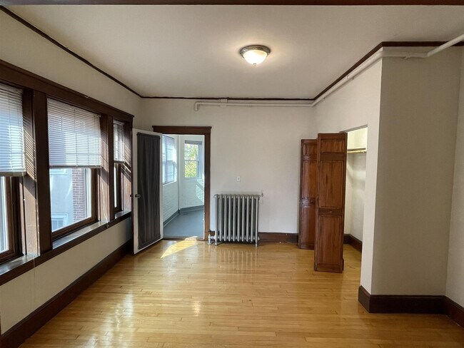 Photo - 10 Humboldt St Unidad 2