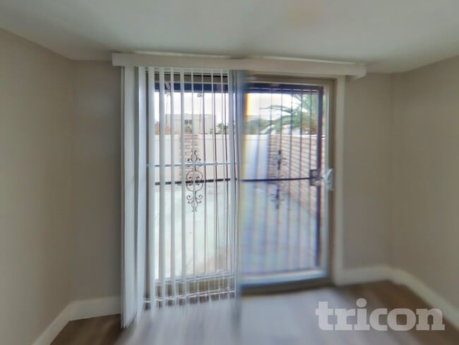 Photo - 3181 Arville St