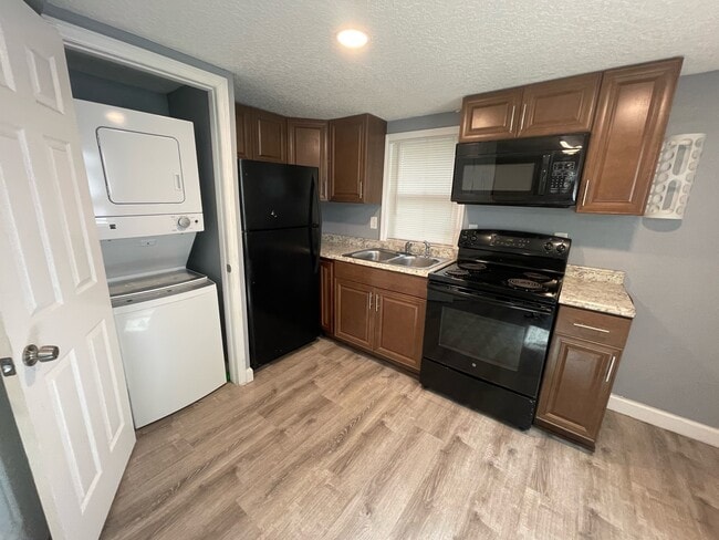 Photo - 1020 W Portage St