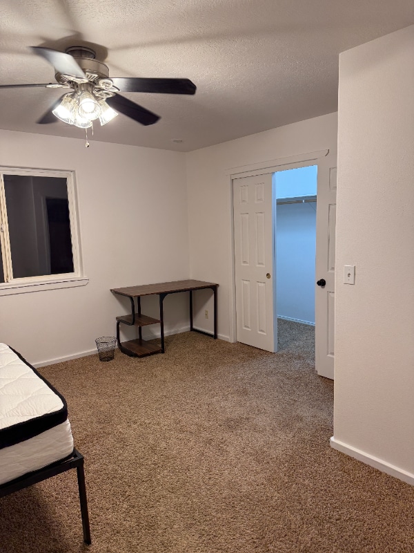 Photo - 1319 W Hasket Cir