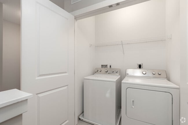 3BR 2.5BA 1463SF