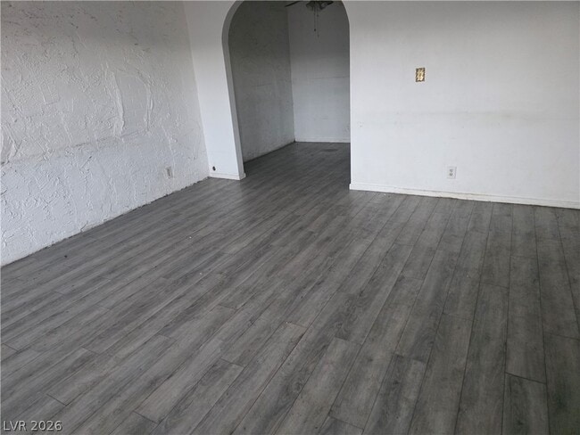 Photo - 595 S Royal Crest Cir Unidad 18