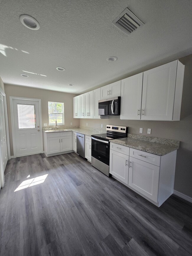 Photo - 9400 N Travis Dr