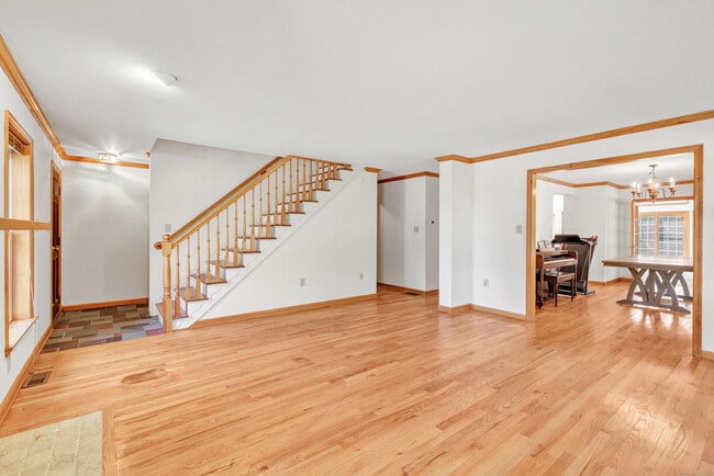 Photo - 142 Meadow St