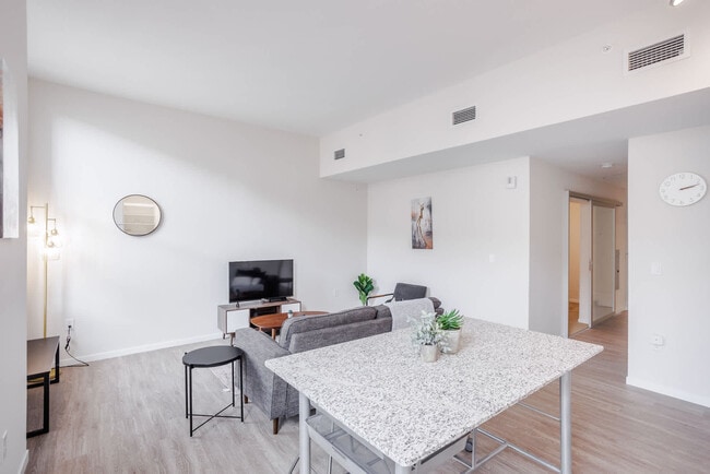 Photo - 9-JAN-JAN E 4th St Unit ID1222846P