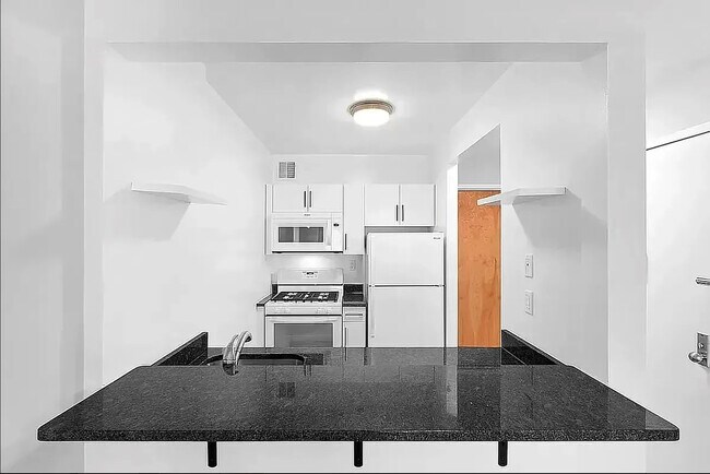 Photo - 54 Spring St Unidad 7R