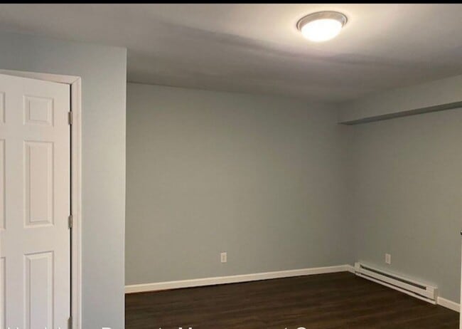 Building Photo - 345 S Front St