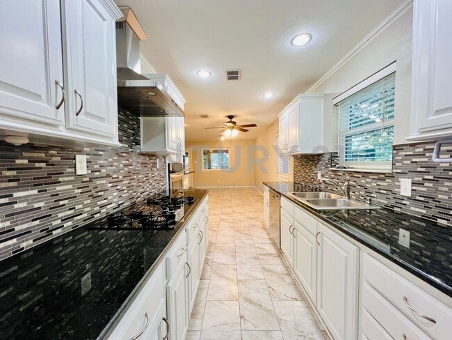 Photo - Mid-Century, Modern 3/2/2 with Designer Updates in Fort Worth For Rent!