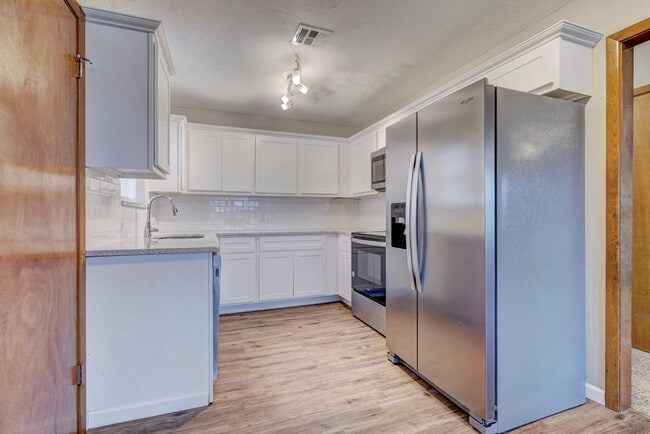 Photo - 329 NW 62nd St