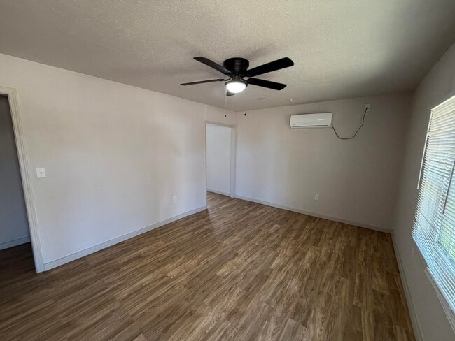 Photo - 335 Texas Ave