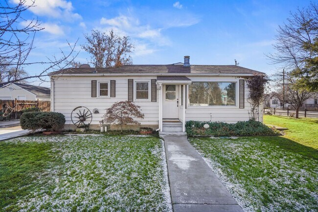 Photo - 3bd/2ba with Great Boise Location on Large Corner Lot