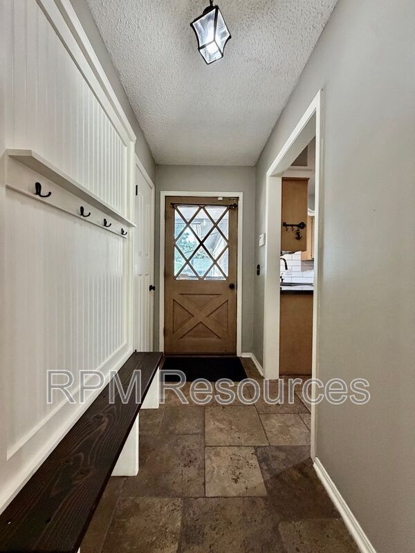Photo - 2924 N McMillan Ave