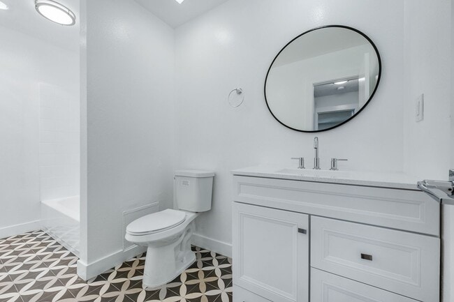 Photo - the HIVE @ Ackerfield (5565 Ackerfield)