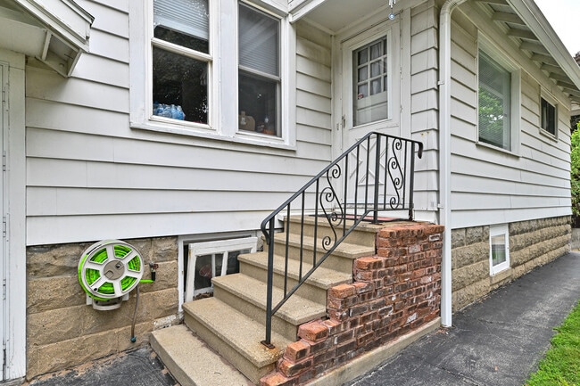 Building Photo - 3375 S 98th St Unit 3375A