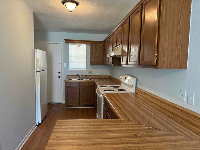 Photo - 1607 W Elm St