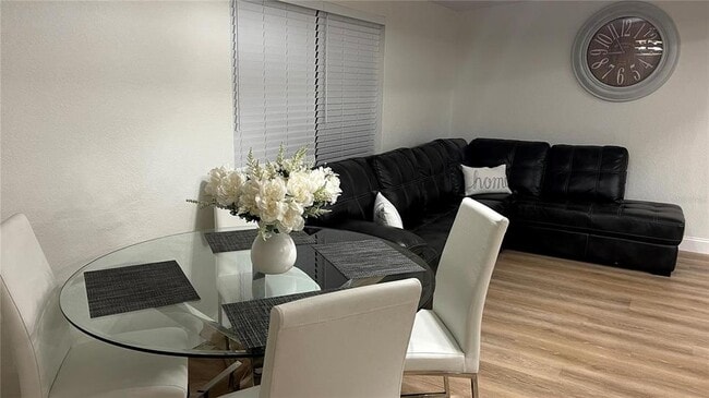 Photo - 1639 St Catherine Dr W