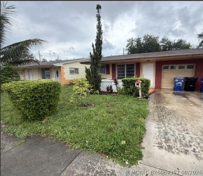 Building Photo - 16980 N Miami Ave