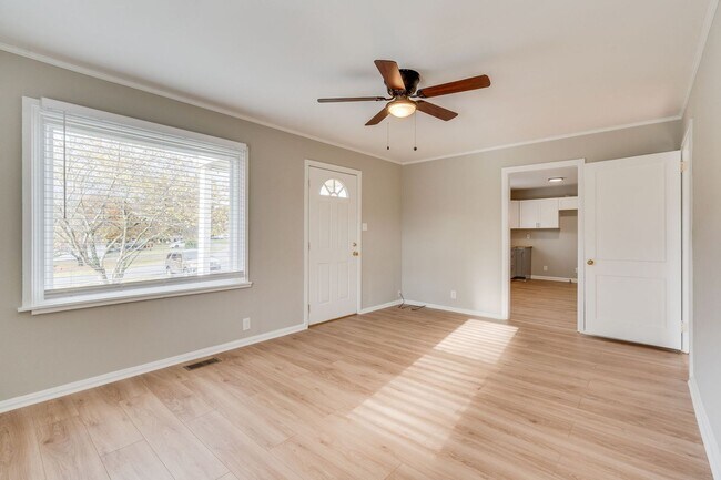 Photo - 2614 Mimosa Ln