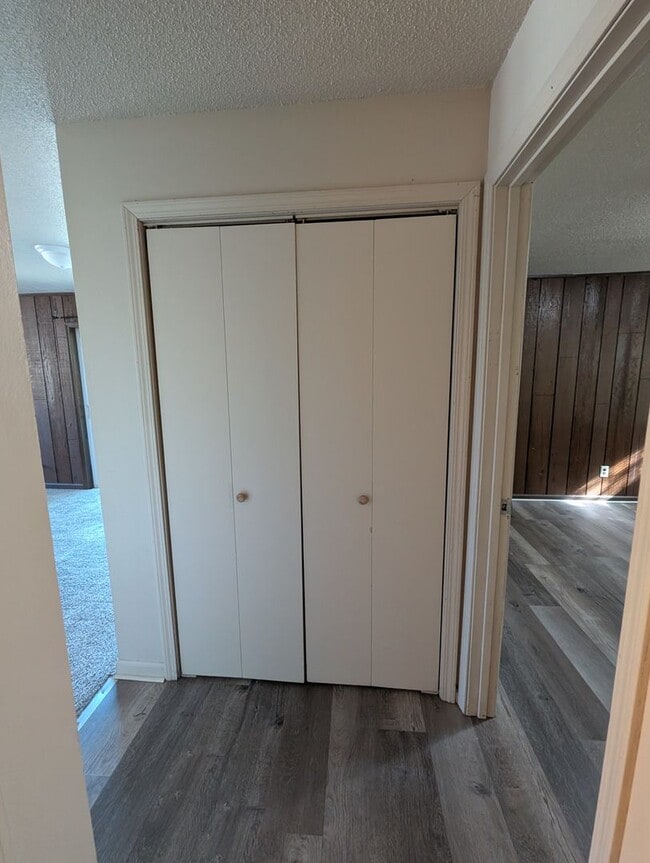Photo - Upstairs 2 Bedroom Apartment Unit 2912 Lawnridge Ct Apt A