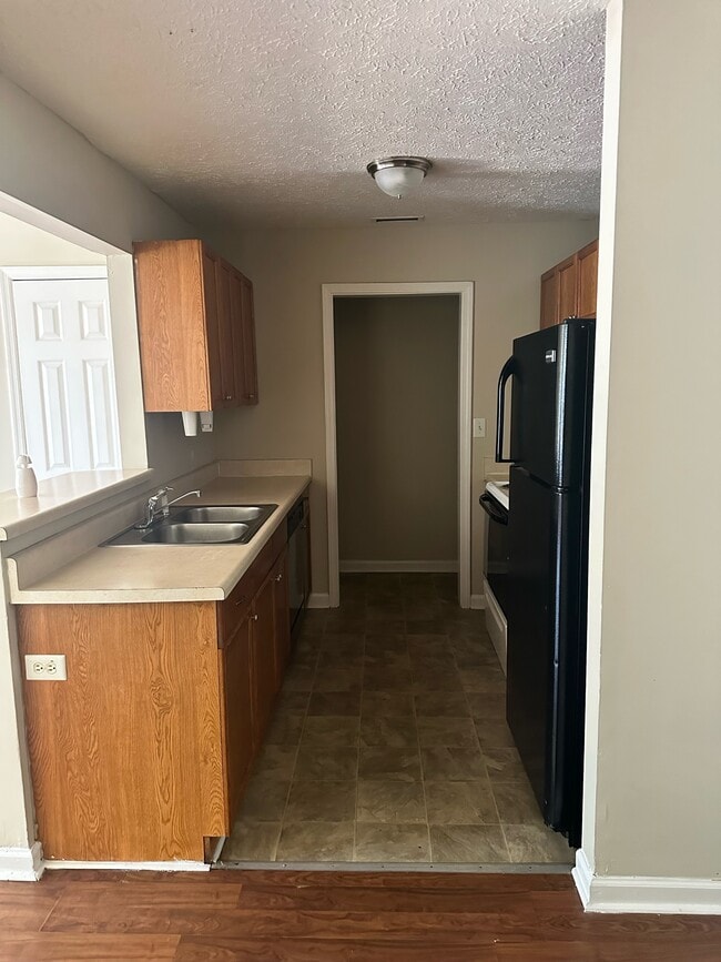 Photo - 1107 Riviera Dr