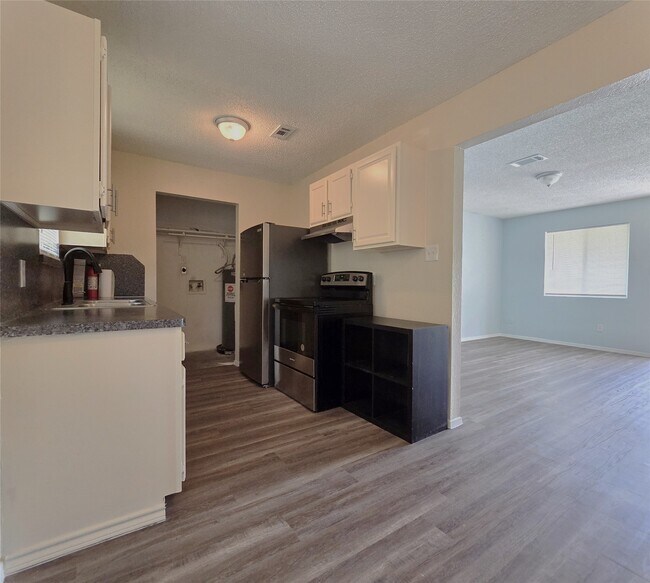 Photo - 9914 Gloyna St
