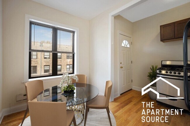 Photo - 3723 N Pine Grove Ave Unit W1