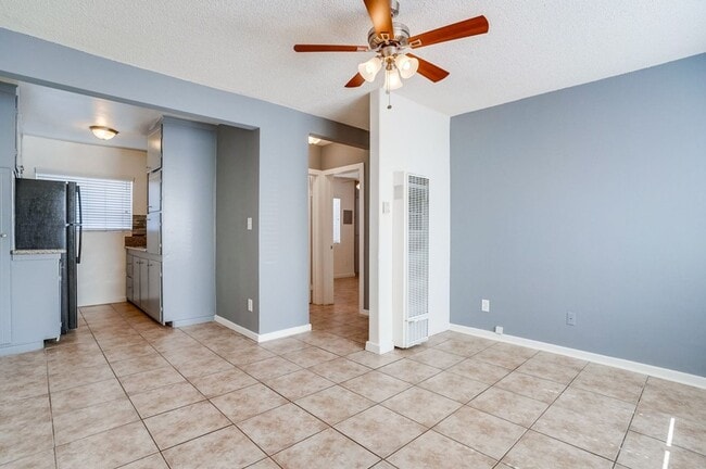 Photo - 2425 - 2431 S. Ridgeley Dr